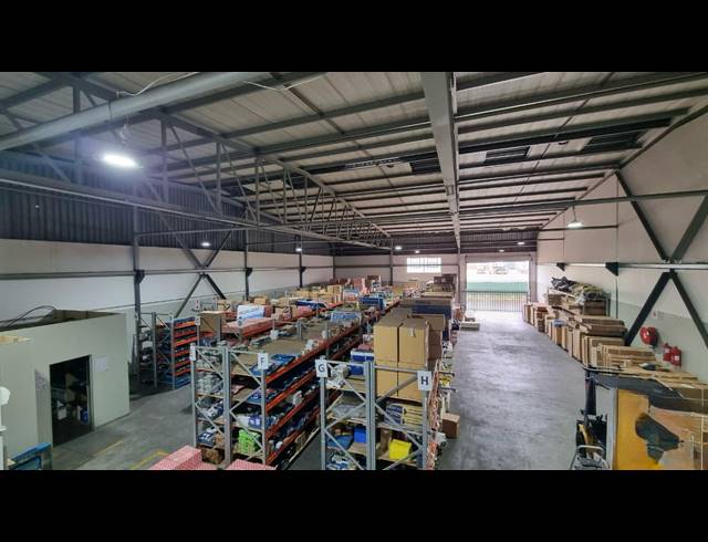 744M² WAREHOUSE TO LET IN JET PARK
